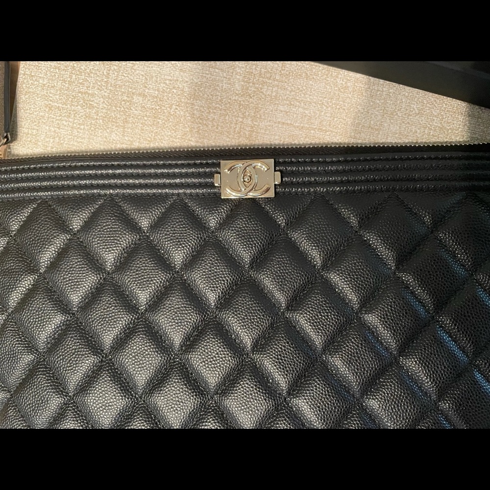 Chanel Chanel Boy O Case Clutch Quilted Caviar Medium - Picture 8 of 11